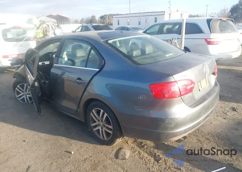 2013 Volkswagen Jetta 2.5L Se z USA, uszkodzony, nr VIN 3VWDP7AJ3DM354611